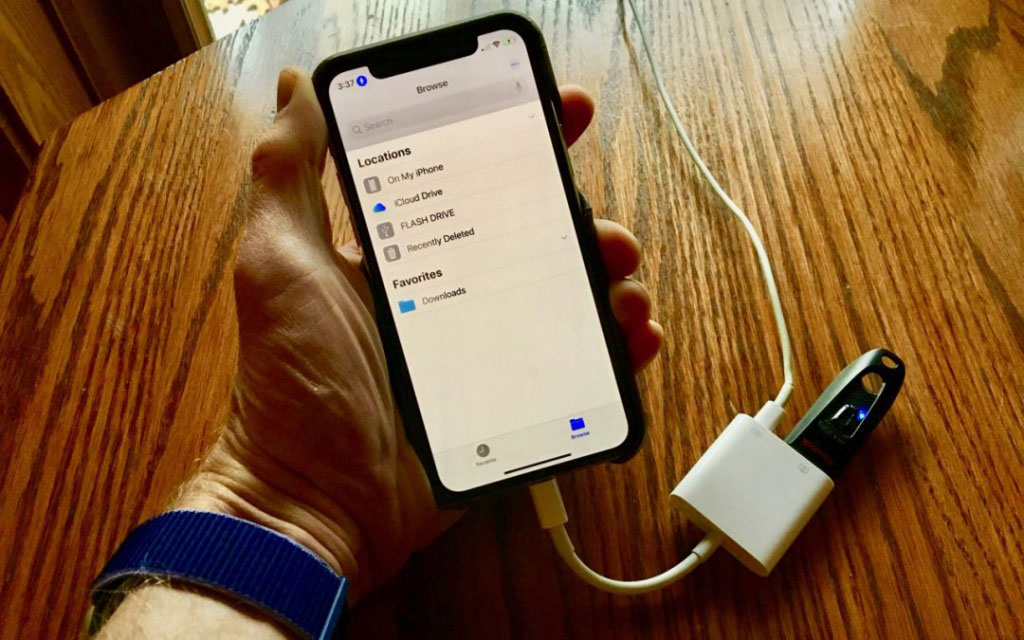 5 Steps To Connect External Storage Drive To IPhone iPad