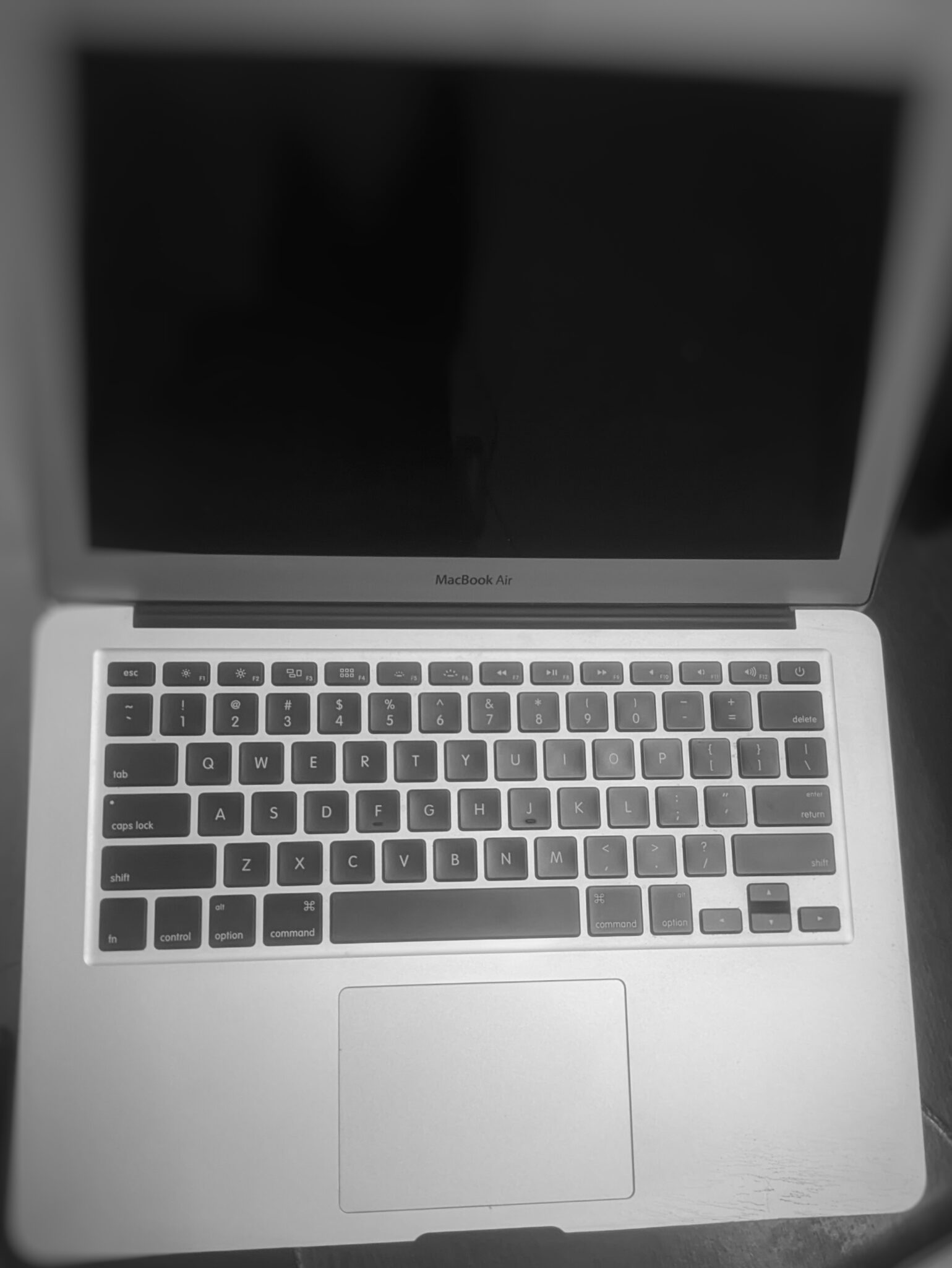 macbook-air-black-screen-issue-how-to-fix